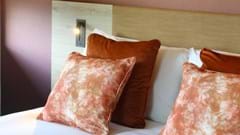 King Bed Pillows Hex Hotel Orange Room